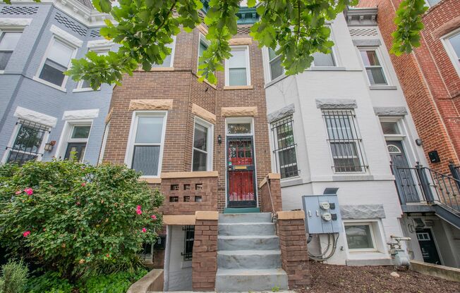 Lovely 1 BR/1 BA Apartment in Columbia Heights!