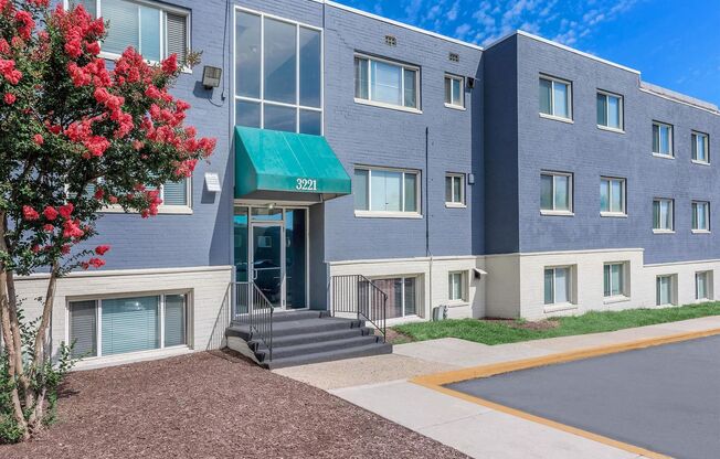 2 beds, 1 bath, 850 sqft, $1,570, Unit 3225-104