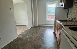 2 beds, 1 bath, $1,500, Unit Unit 17