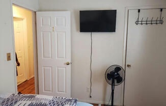 Studio, 1 bath, $1,000, Unit 1ST FL