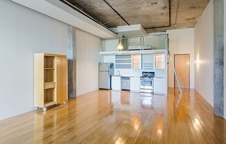 Studio, 1 bath, 989 sqft, $2,400, Unit Street