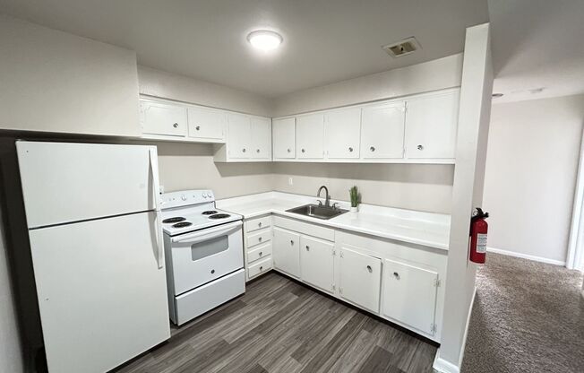 2 beds, 1 bath, 925 sqft, $1,369, Unit A03