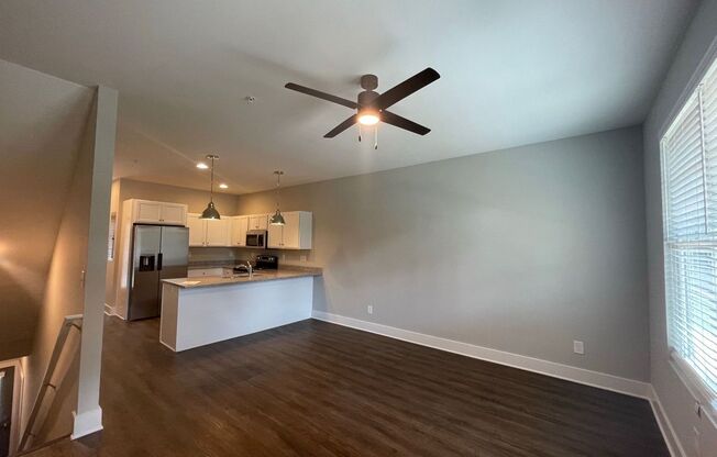 3 beds, 3.5 baths, 1,568 sqft, $2,460, Unit Unit 103