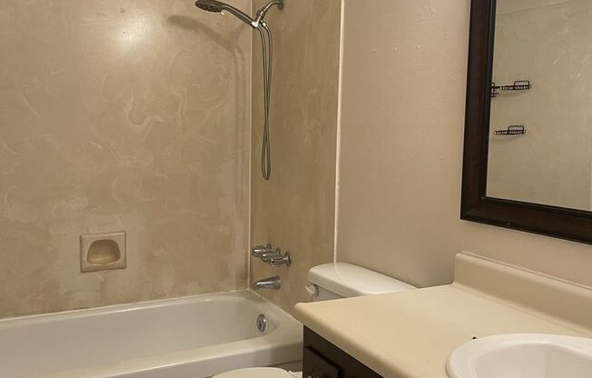 2 beds, 1 bath, $1,350, Unit UNIT # 2