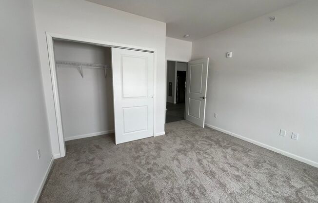 1 bed, 1 bath, 738 sqft, $1,175, Unit 534