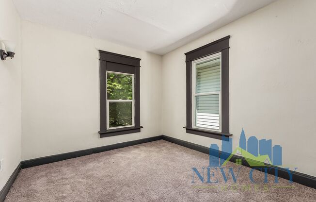 3 beds, 1 bath, $1,374