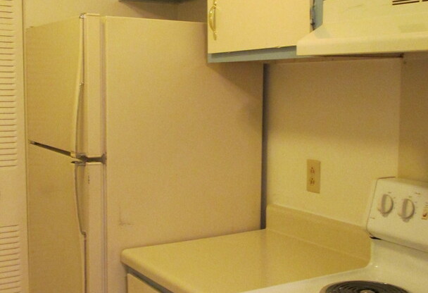 2 bedroom 2 bath Condo Available for Rent $650.00