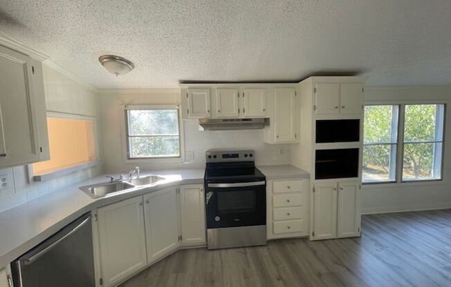 3 beds, 2 baths, $3,000