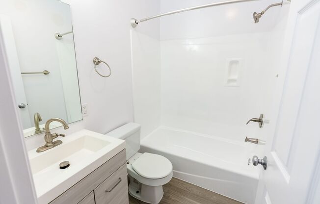 Studio, 1 bath, 275 sqft, $1,848, Unit 210