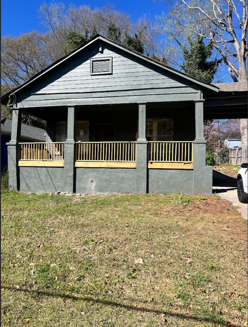 1053 METROPOLITAN PKWY