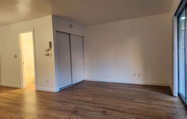 Studio, 1 bath, 349 sqft, $1,395, Unit 02