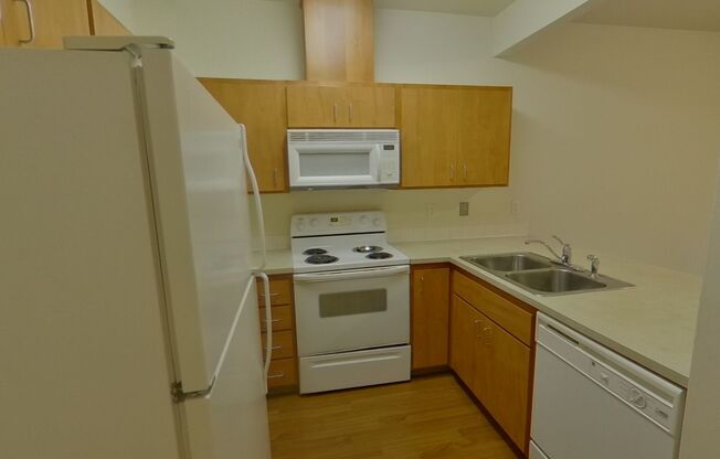 2 beds, 1.5 baths, $1,675, Unit 5