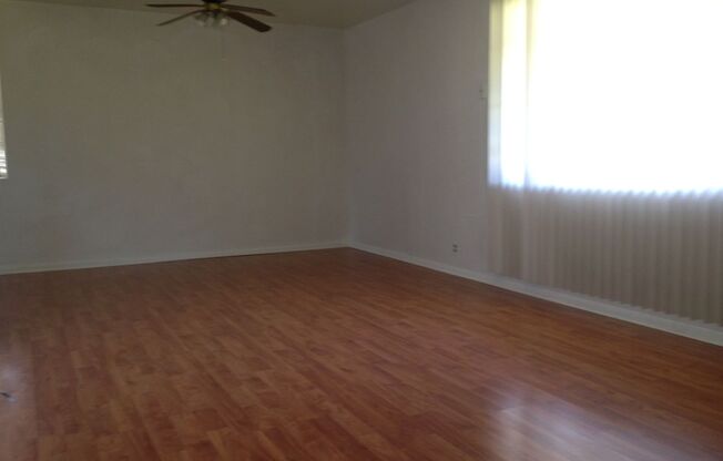 Spacious 3BR Tempe Home with Lush Yard & Irrigation – Available July 1!