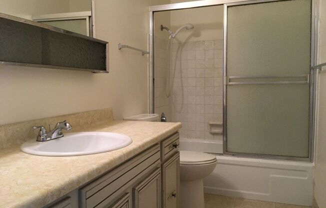 2 beds, 1.5 baths, $1,650