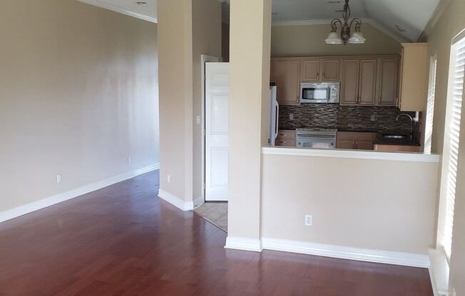 3 beds, 2 baths, $1,495