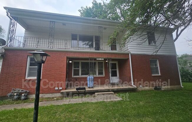 800 E 75 TERRACE