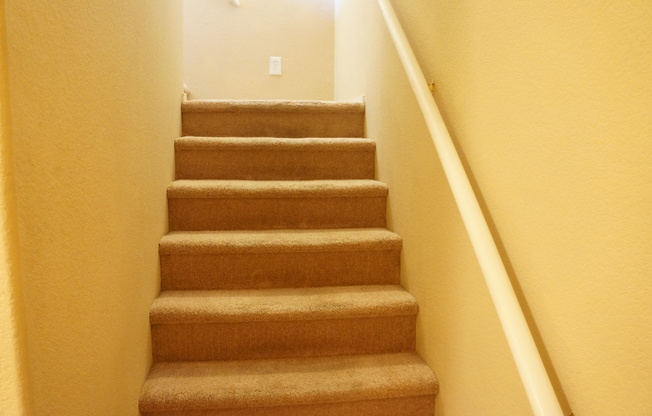 WONDERFUL 2 BEDROOM TOWNHOUSE IN GATED COMMUNITY!!