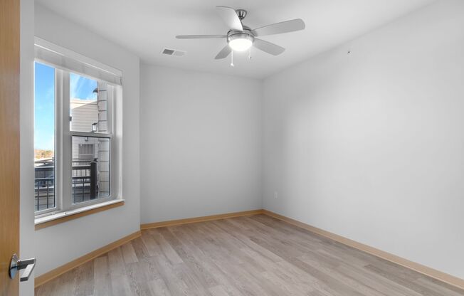 1 bed, 1 bath, 686 sqft, $1,665, Unit 421