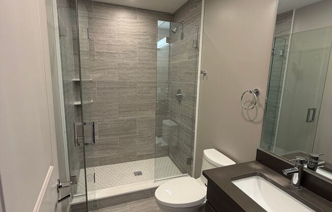 Studio, 1 bath, 350 sqft, $1,400, Unit 111