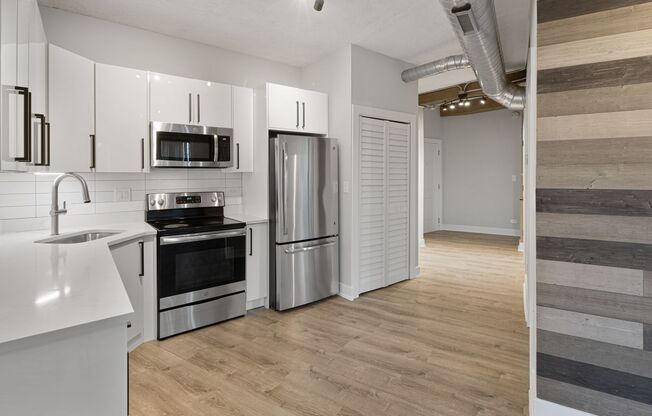 3 beds, 1 bath, 724 sqft, $2,600, Unit 314