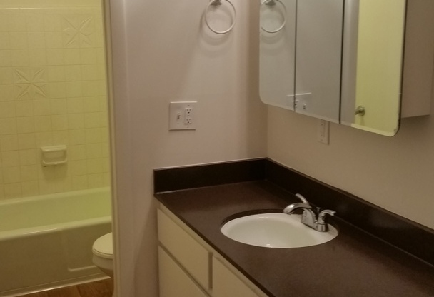 1 bed, 1 bath, 600 sqft, $995, Unit 02BN