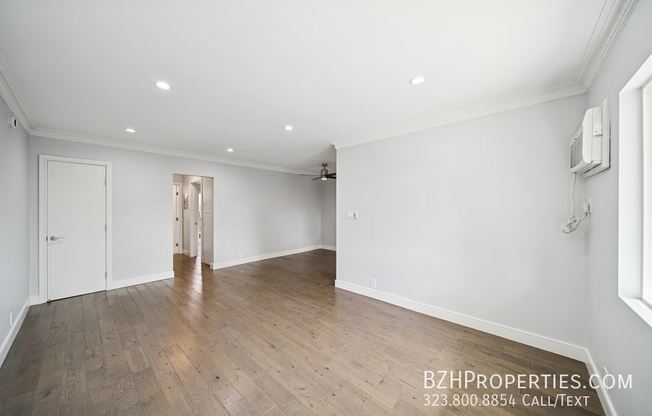 7571 Willoughby Ave 05