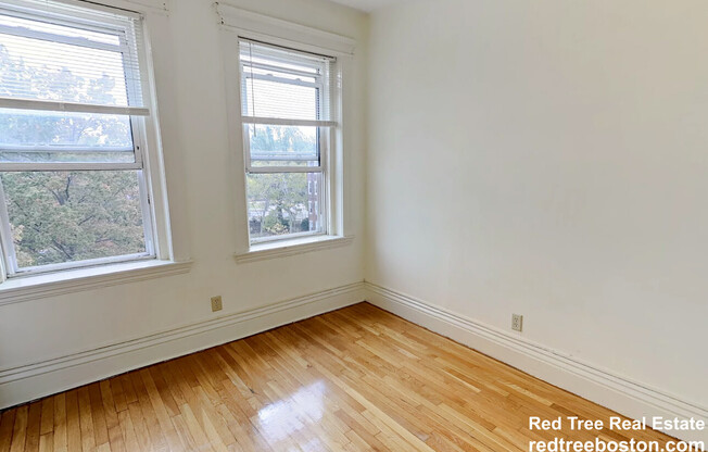 102 QUEENSBERRY ST.