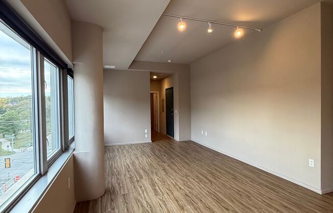 1 bed, 1 bath, 783 sqft, $1,245, Unit 408