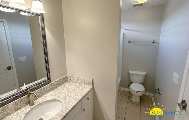 Beautiful 3 Bedroom Home in Navarre!