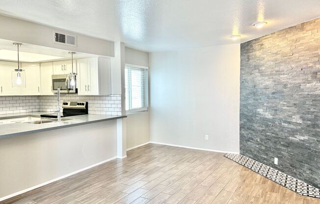 *MOVE IN SPECIAL* The Alden - Gorgeously Remodeled Apartment Community in the Arcadia Lite District!