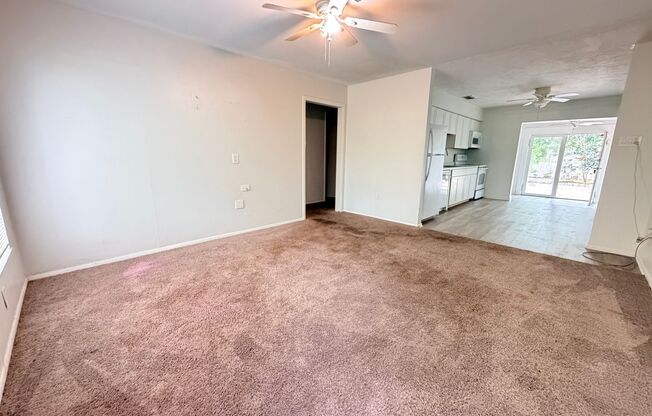 Available Now! 2 Bed, 1 Bath Duplex