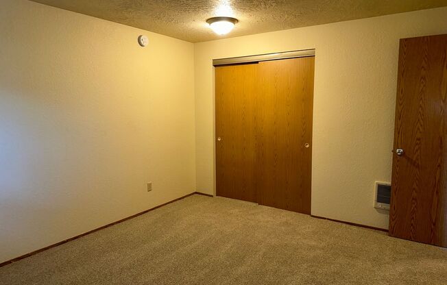 2 beds, 1 bath, 900 sqft, $1,429, Unit 85H