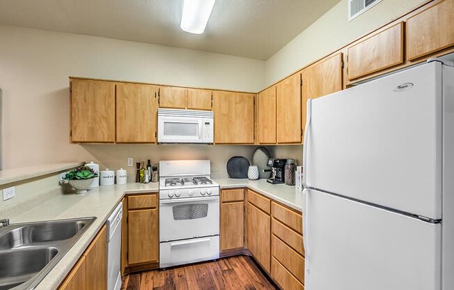 Fully Equipped Kitchen at The Villas at Towngate, Moreno Valley