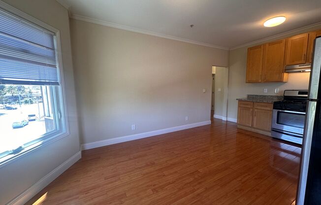 3833T - 3833 Telegraph Avenue