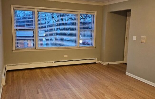 5858 Diversey ALBANY