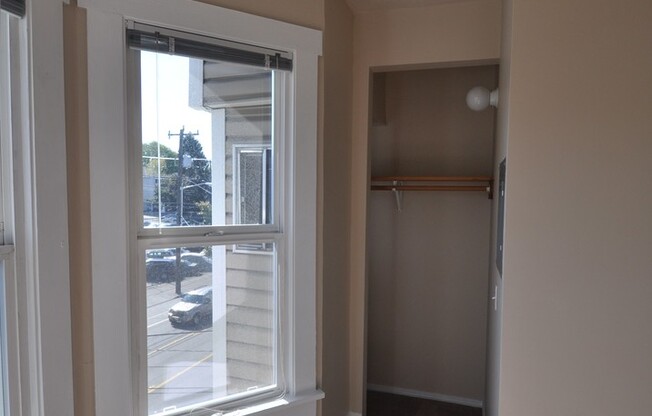 Studio, 1 bath, 356 sqft, $1,375, Unit 301