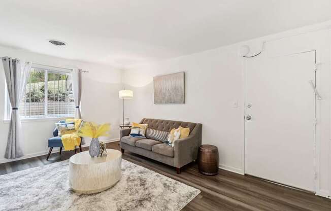 Oaks at Oxon Hill Apartments