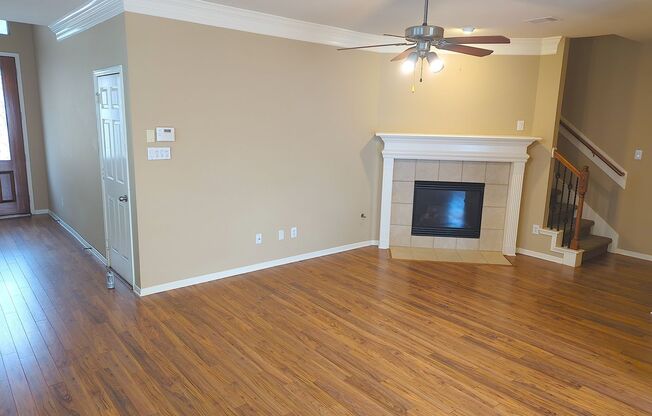 3 beds, 2.5 baths, $2,200