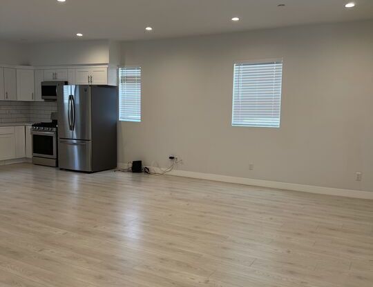 3 beds, 3.8 baths, 1,649 sqft, $4,300, Unit 1/2