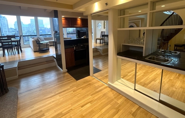 2 beds, 3 baths, $6,300, Unit PHR