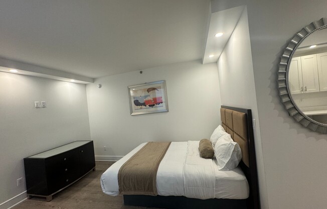 Studio, 1 bath, $3,500, Unit 10G