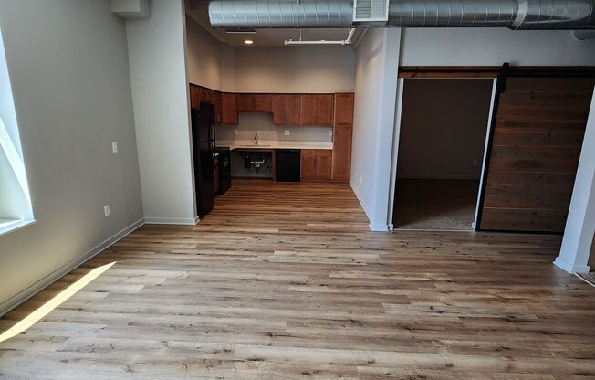 2 beds, 2 baths, 871 sqft, $1,695, Unit Unit 302