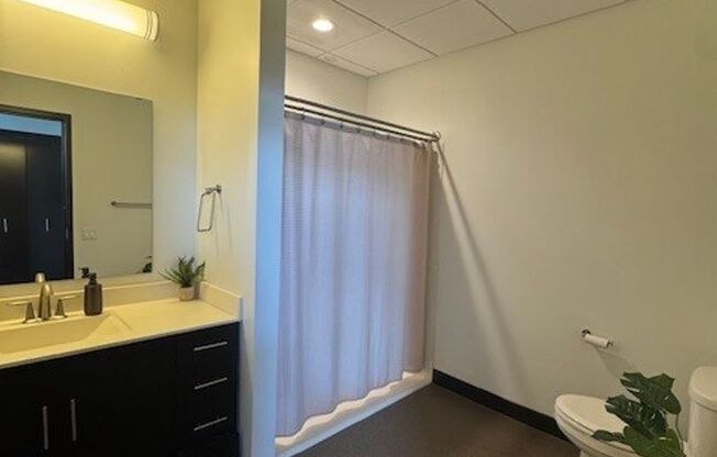 1 bed, 1 bath, 767 sqft, $1,750, Unit 402