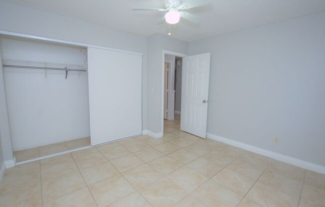 2 beds, 2 baths, $1,200, Unit # #C