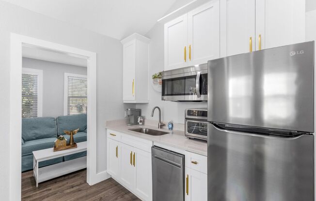 1 bed, 1 bath, 550 sqft, $1,890, Unit 1630 B
