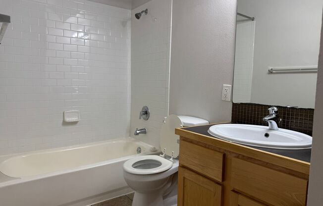 1 bed, 1 bath, 700 sqft, $1,054, Unit LAW11-322