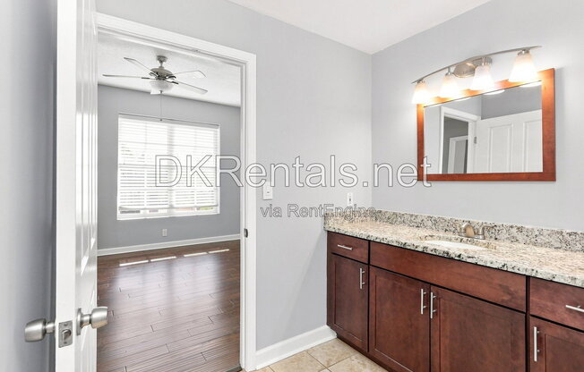 2 beds, 1 bath, 1,054 sqft, $2,200, Unit 728 728