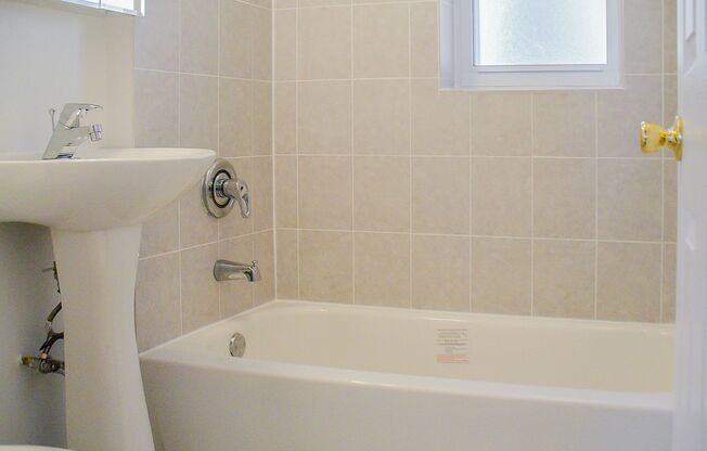 2 beds, 1 bath, 725 sqft, $2,895, Unit 857-3N