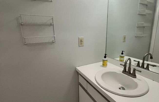 Studio, 1 bath, 900 sqft, $2,551, Unit Unit 2A -