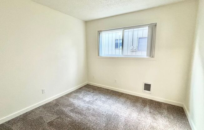 2 beds, 1 bath, 750 sqft, $1,535, Unit 1436